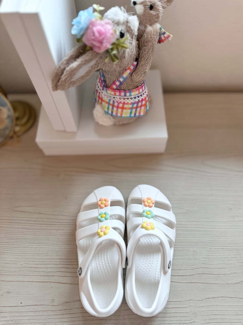 Crocs White Kids' Floral Fisherman Sandals - 13